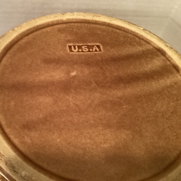Vintage USA Stoneware Crock Pottery with Ribbed Sides - Picture 4 of 6